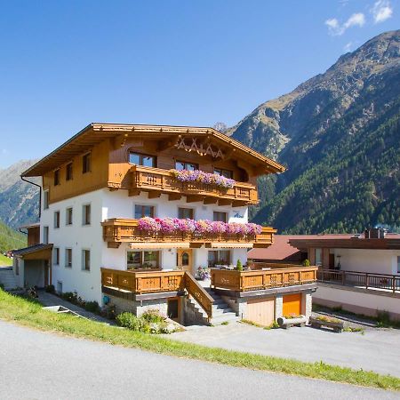 Haus Alois Bed and Breakfast Sölden Exteriör bild